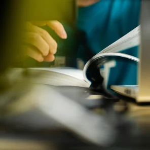 Оценка и подача документов для государственной регистрации лекарственных средств.